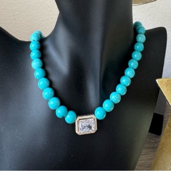 NEW! Turquoise Beaded Necklace with Gold Accents - Picture 5 of 5